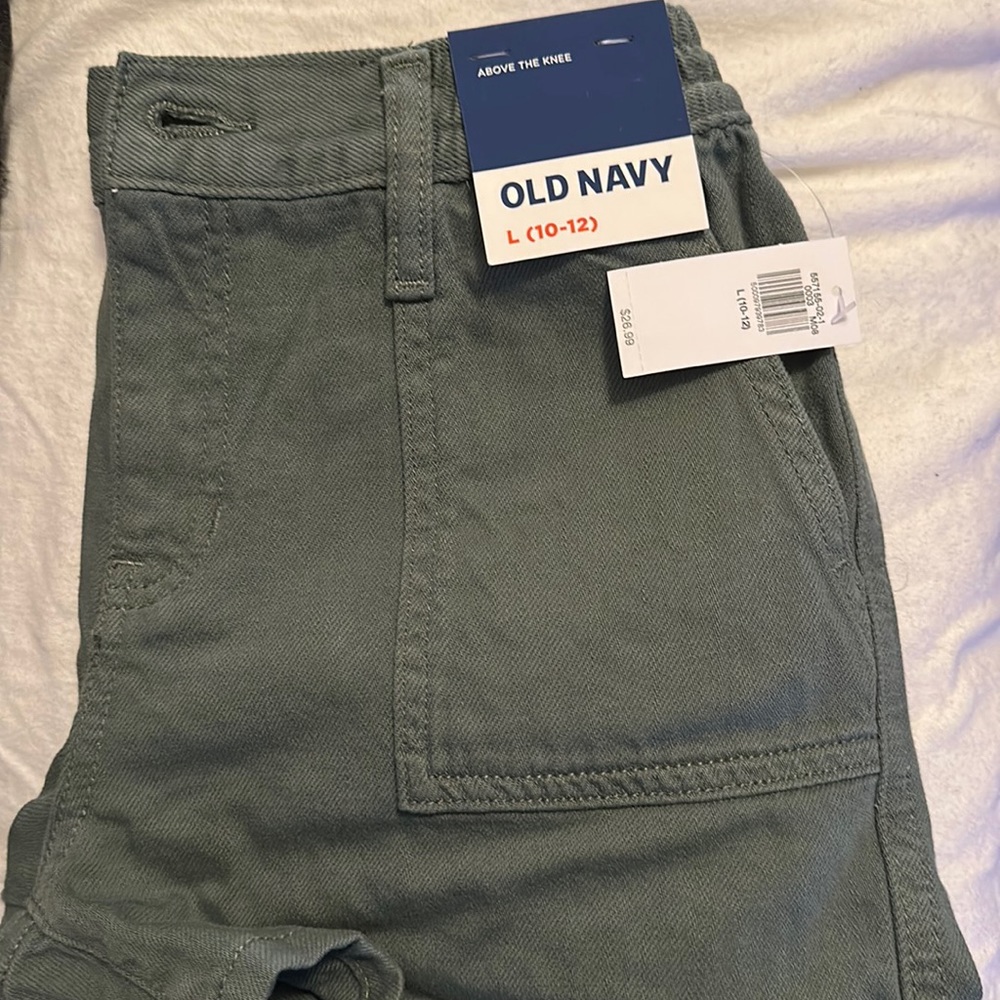 Kids Old Navy shorts.❗️NO smoking household❗️
